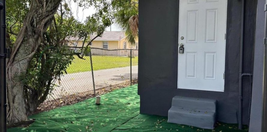 Immobilier commercial à Delray Beach, Floride 245.08 m2 № 1072491