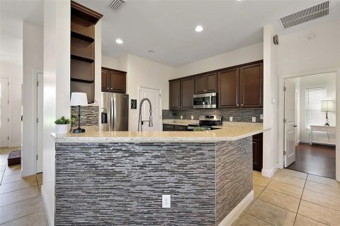 Casa en venta en Oxford, Florida, 4 dormitorios, 272.39 m2 № 1824939 - foto 7