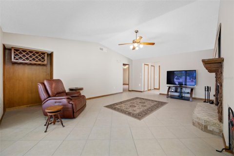 Villa ou maison à vendre à Palm Harbor, Floride: 3 chambres, 193.89 m2 № 2215882 - photo 17