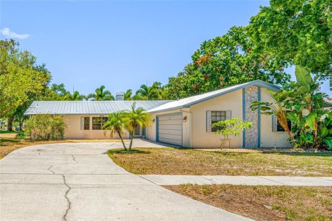 Villa ou maison à vendre à Palm Harbor, Floride: 3 chambres, 193.89 m2 № 2215882 - photo 2