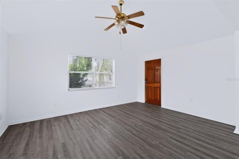 Villa ou maison à louer à Tampa, Floride: 3 chambres, 120.4 m2 № 2400995 - photo 4