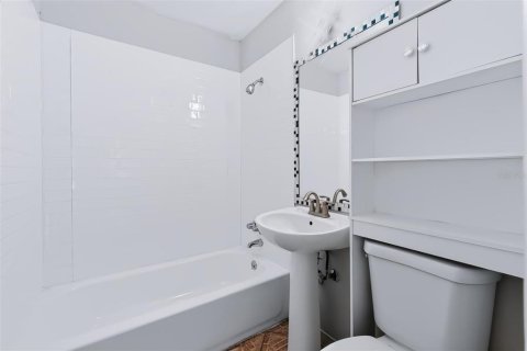 Villa ou maison à louer à Tampa, Floride: 3 chambres, 120.4 m2 № 2400995 - photo 14