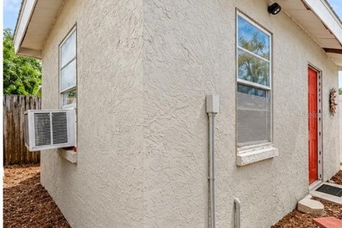 Villa ou maison à louer à Tampa, Floride: 3 chambres, 120.4 m2 № 2400995 - photo 28