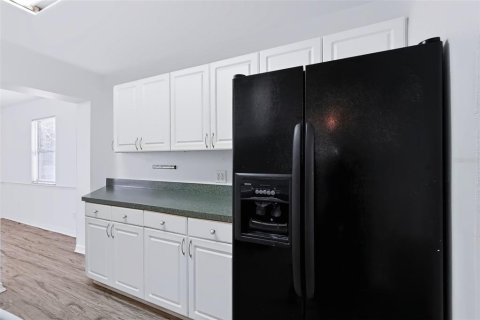 Villa ou maison à louer à Tampa, Floride: 3 chambres, 120.4 m2 № 2400995 - photo 9