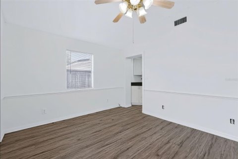 Villa ou maison à louer à Tampa, Floride: 3 chambres, 120.4 m2 № 2400995 - photo 13