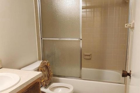Condo in Palm Bay, Florida, 2 bedrooms № 2187187 - photo 4
