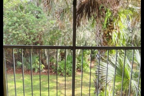 Condo in Palm Bay, Florida, 2 bedrooms № 2187187 - photo 8