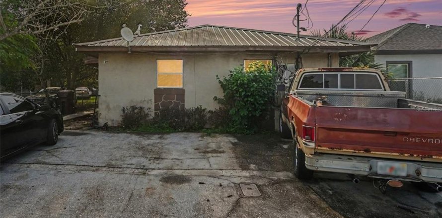 Propiedad comercial en Lake Wales, Florida 265.7 m2 № 2149650