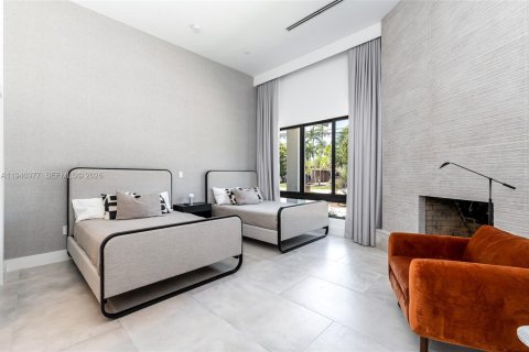 House in Miami, Florida 5 bedrooms, 289.39 sq.m. № 2000423 - photo 24