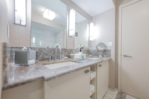 Condo in Fort Lauderdale, Florida, 2 bedrooms  № 1868037 - photo 21
