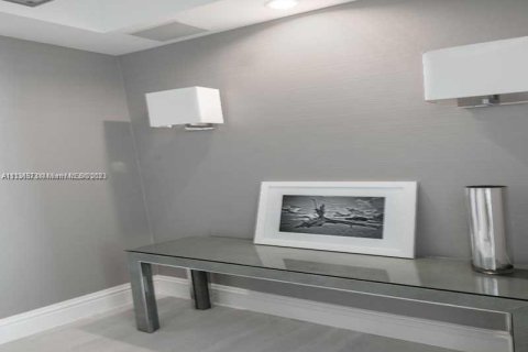 Copropriété à louer à Bal Harbour, Floride: 2 chambres, 177.72 m2 № 1981893 - photo 10