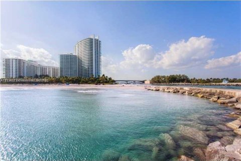 Copropriété à louer à Bal Harbour, Floride: 2 chambres, 177.72 m2 № 1981893 - photo 6