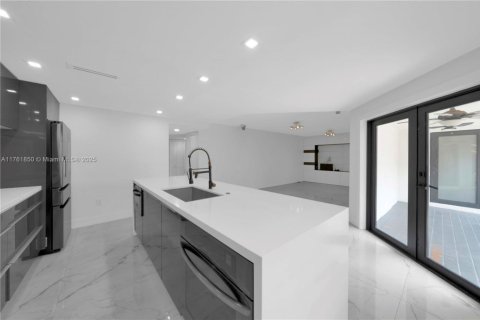 Купить виллу или дом в Майами, Флорида 4 спальни, 256.32м2, № 1696918 - фото 6