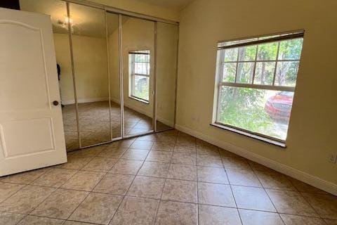 Villa ou maison à louer à Lake Worth, Floride: 1 chambre, 66.89 m2 № 1168548 - photo 1