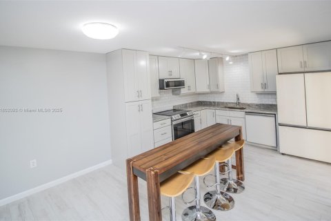 Adosado en alquiler en Palm Beach Gardens, Florida, 2 dormitorios, 138.24 m2 № 1940848 - foto 6