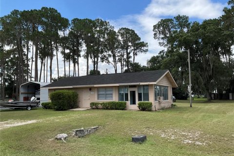 Casa en Ocklawaha, Florida 2 dormitorios, 128.02 m2 № 2208411
