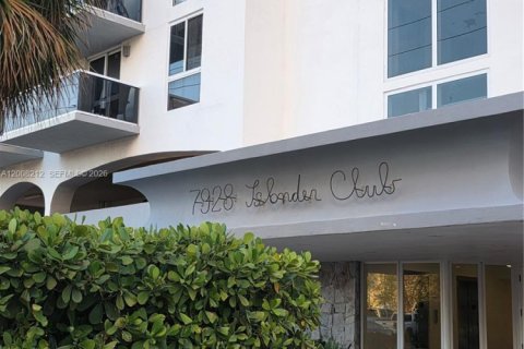 Condominio en venta en North Bay Village, Florida, 1 dormitorio, 70.61 m2 № 2075458 - foto 26