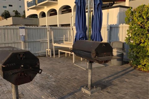 Condominio en venta en North Bay Village, Florida, 1 dormitorio, 70.61 m2 № 2075458 - foto 23