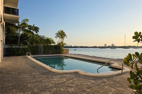 Condominio en venta en North Bay Village, Florida, 1 dormitorio, 70.61 m2 № 2075458 - foto 22