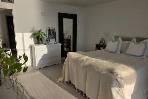 Condominio en venta en North Bay Village, Florida, 1 dormitorio, 70.61 m2 № 2075458 - foto 11