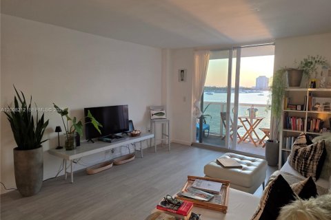 Condominio en venta en North Bay Village, Florida, 1 dormitorio, 70.61 m2 № 2075458 - foto 3