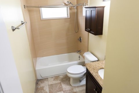 Снять в аренду виллу или дом в Тамарак, Флорида 3 комнаты, 147.44м2, № 2187067 - фото 9