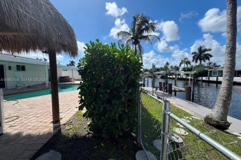 Casa en venta en Pompano Beach, Florida, 3 dormitorios, 135.54 m2 № 2047508 - foto 17