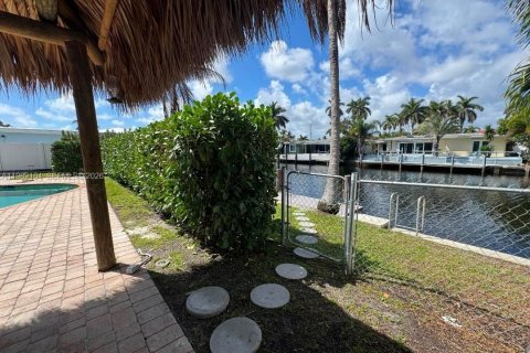 Casa en venta en Pompano Beach, Florida, 3 dormitorios, 135.54 m2 № 2047508 - foto 16