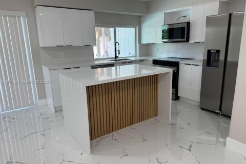 Casa en venta en Pompano Beach, Florida, 3 dormitorios, 135.54 m2 № 2047508 - foto 4