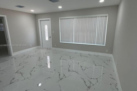 Casa en venta en Pompano Beach, Florida, 3 dormitorios, 135.54 m2 № 2047508 - foto 3