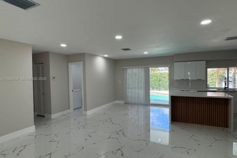 Casa en venta en Pompano Beach, Florida, 3 dormitorios, 135.54 m2 № 2047508 - foto 2