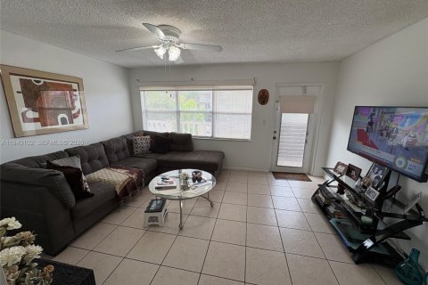 Condominio en venta en Sunrise, Florida, 1 dormitorio, 54.81 m2 № 1997956 - foto 4