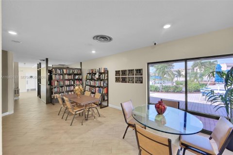 Condo in Sunrise, Florida, 1 bedroom  № 1997956 - photo 28