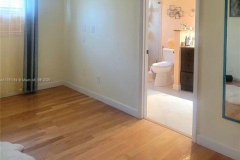 Снять в аренду виллу или дом в Лайтхаус-Пойнт, Флорида 3 спальни, 189.89м2, № 1728411 - фото 7