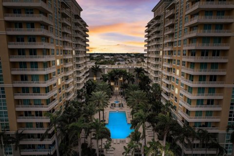 Condominio en venta en Boynton Beach, Florida, 3 dormitorios, 152.92 m2 № 925604 - foto 1