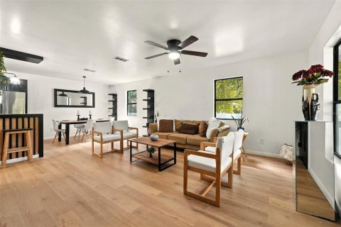 Casa en venta en Kissimmee, Florida, 3 dormitorios, 124.67 m2 № 1838103 - foto 3