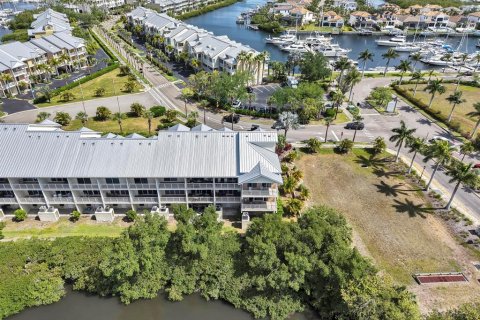 Townhouse in Ruskin, Florida 4 bedrooms, 189.89 sq.m. № 2206482 - photo 12