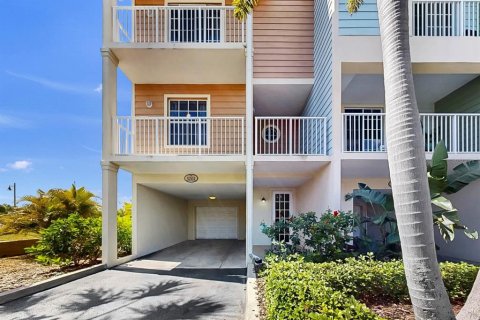 Townhouse in Ruskin, Florida 4 bedrooms, 189.89 sq.m. № 2206482 - photo 14