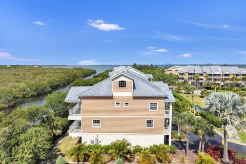Townhouse in Ruskin, Florida 4 bedrooms, 189.89 sq.m. № 2206482 - photo 8