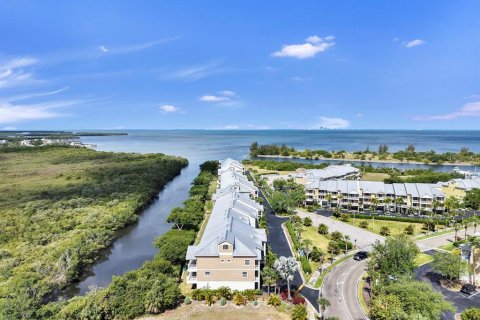 Townhouse in Ruskin, Florida 4 bedrooms, 189.89 sq.m. № 2206482 - photo 2