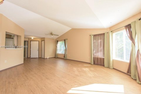 Condominio en alquiler en Oakland Park, Florida, 2 dormitorios, 115.29 m2 № 2059722 - foto 4