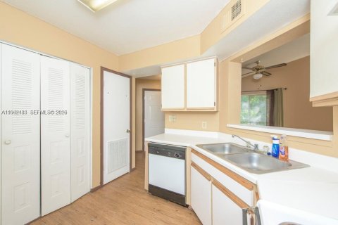 Condominio en alquiler en Oakland Park, Florida, 2 dormitorios, 115.29 m2 № 2059722 - foto 11