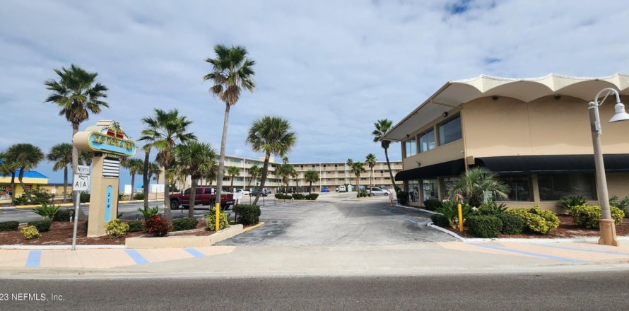Studio à Condo à Daytona Beach Shores, Floride  № 824720
