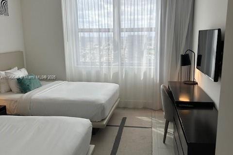 Condo in Hollywood, Florida, 2 bedrooms  № 1938471 - photo 23