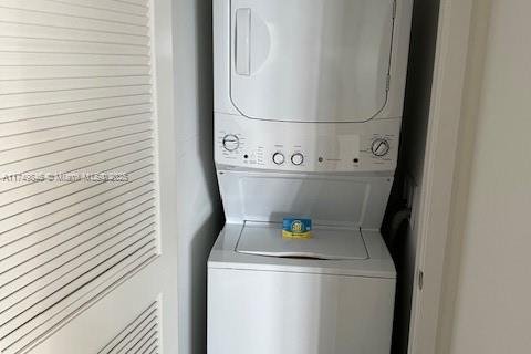 Condo in Hollywood, Florida, 2 bedrooms  № 1938471 - photo 29