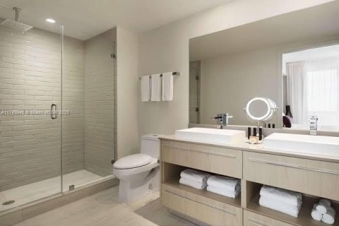 Condo in Hollywood, Florida, 2 bedrooms  № 1938471 - photo 25