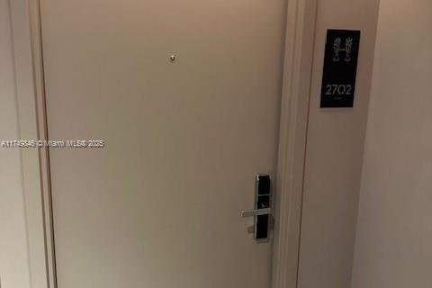 Condo in Hollywood, Florida, 2 bedrooms  № 1938471 - photo 1