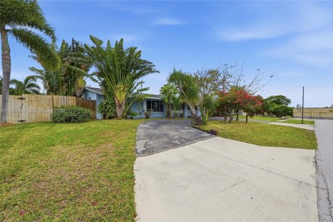 Casa en venta en Boynton Beach, Florida, 3 dormitorios, 149.39 m2 № 2009623 - foto 4