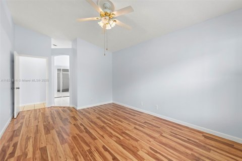 House in Lake Worth, Florida 3 bedrooms, 124.12 sq.m. № 1811862 - photo 13