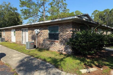 Propiedad comercial en venta en Gainesville, Florida, 8 dormitorios, 167.22 m2 № 1919387 - foto 1